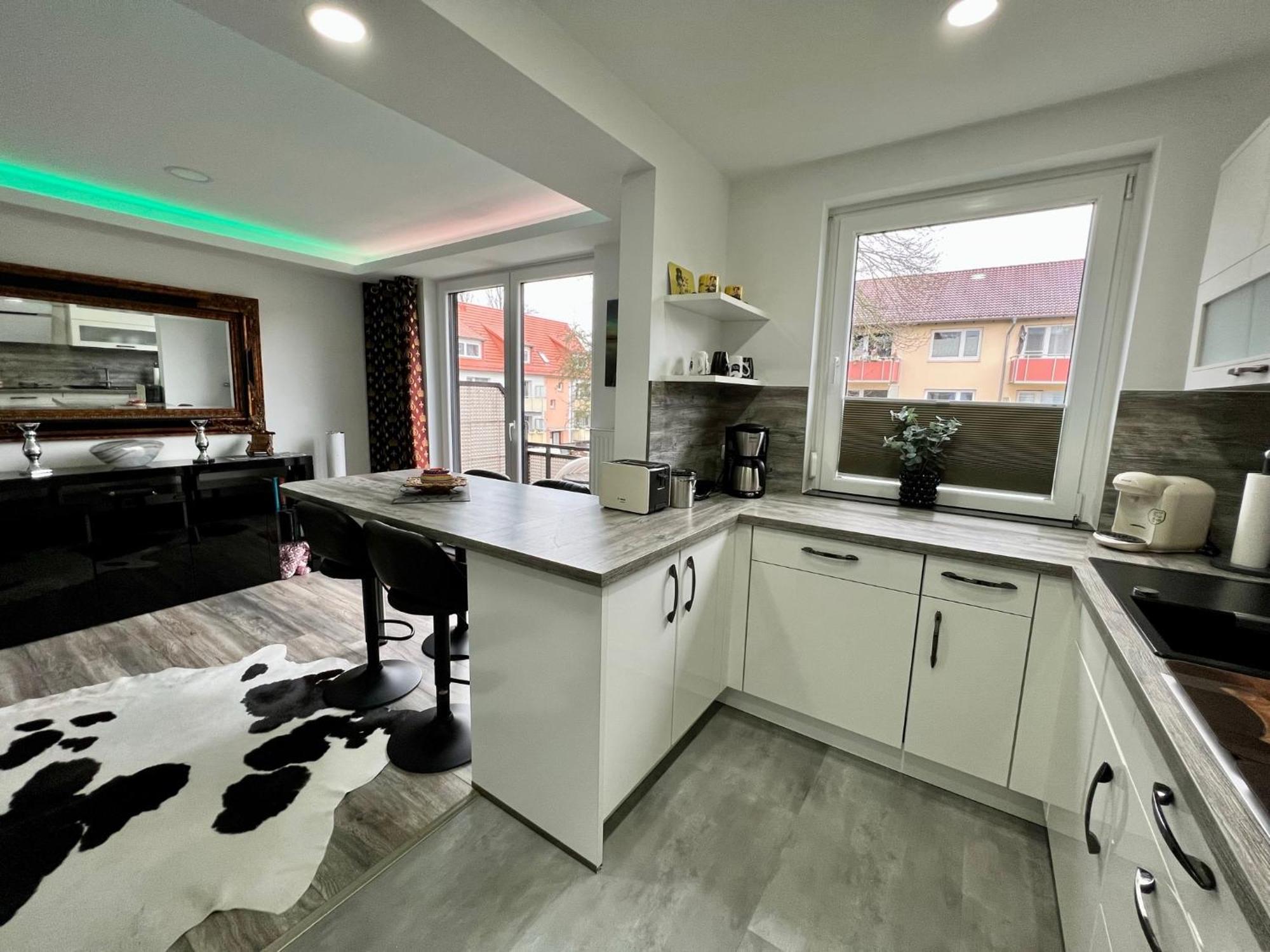 Zwei Apartment *