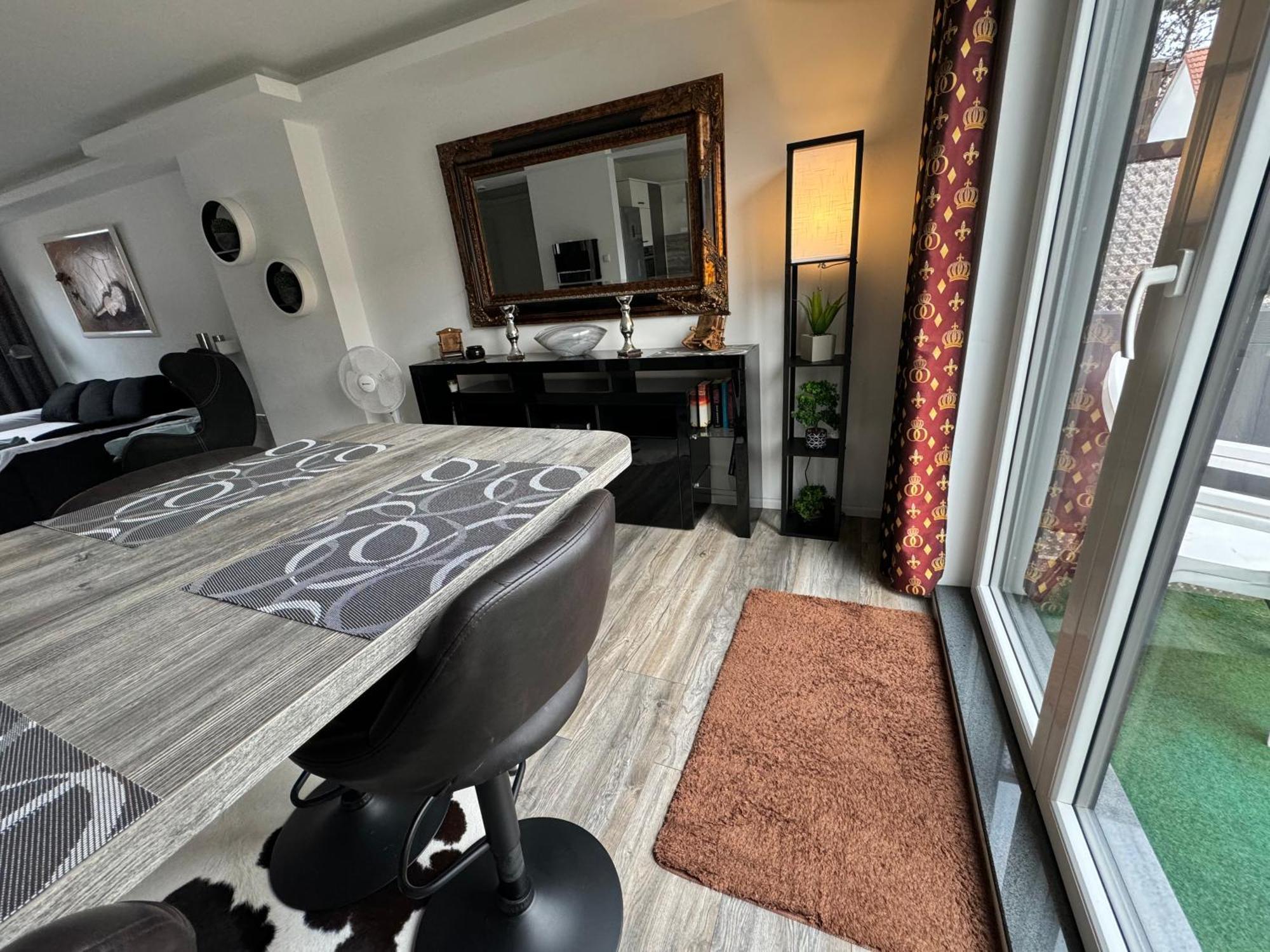 Zwei Apartment BRE